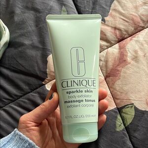Clinique Sparkle Skin Body Exfoliator - Mint Green